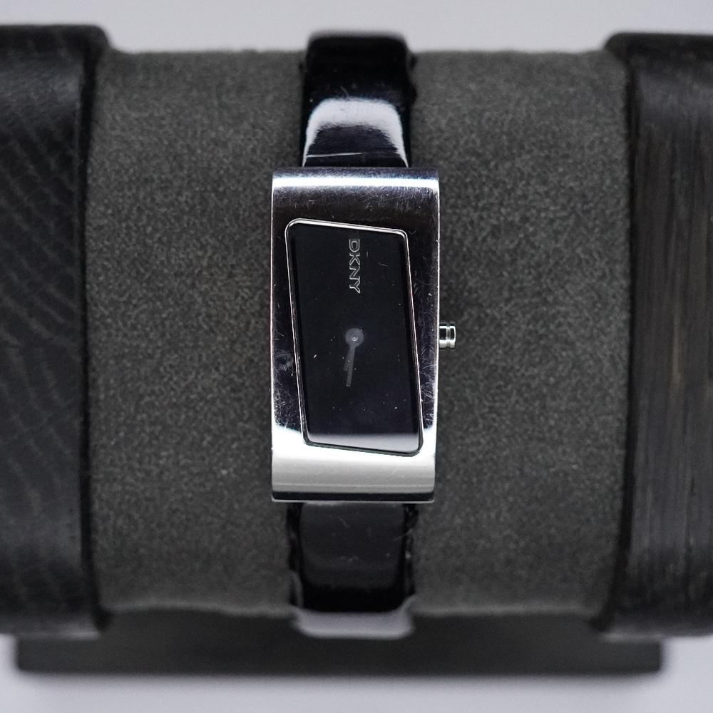 DKNY NY 3333 Ladies Designer Black Dial Watch
